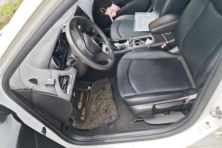 Used Chevrolet Cruze 2017 1.5L Automatic Pioneer Sunroof Edition Left Front Seat