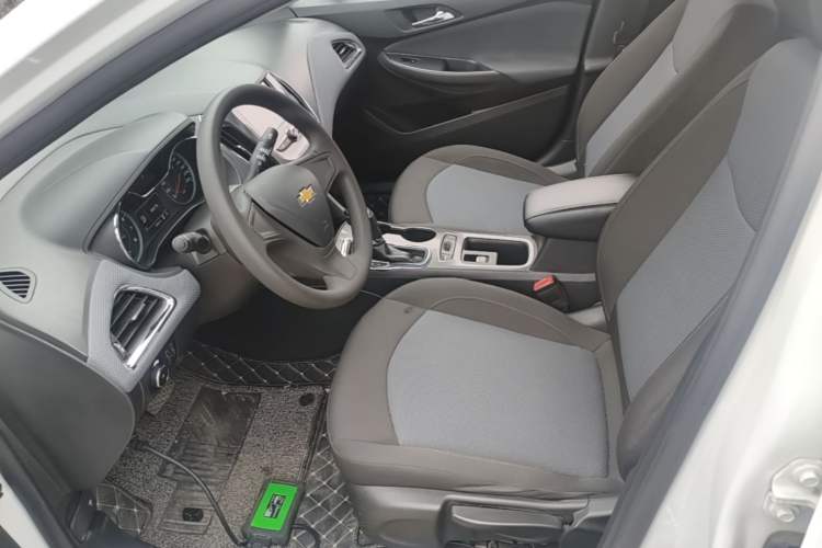 Used Chevrolet Cruze 2017 1.5L Automatic Pioneer Sunroof Edition Left Front Seat