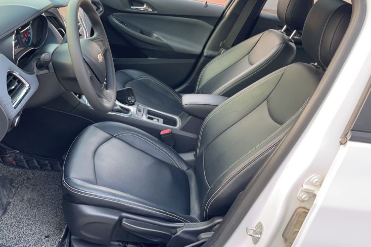 Used Chevrolet Cruze 2017 1.5L Automatic Pioneer Sunroof Edition Left Front Seat