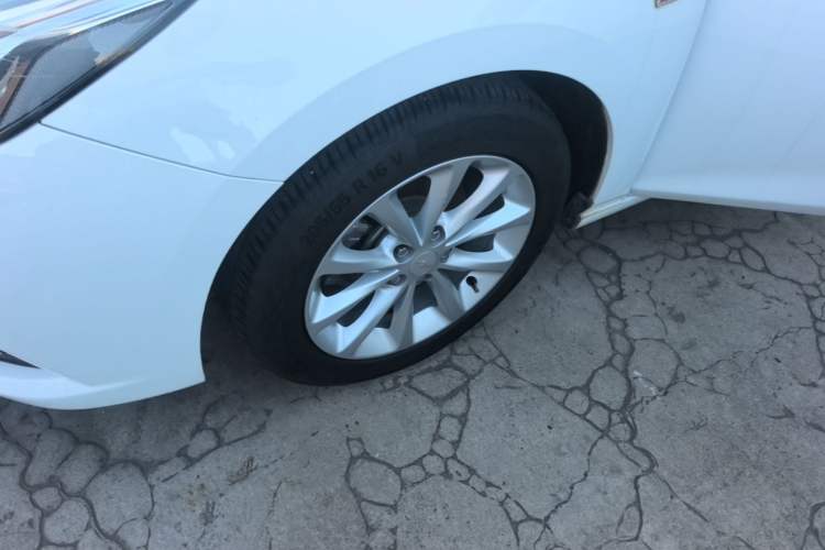 Used Chevrolet Cruze 2017 1.5L Manual Xuanfeng Edition Left Front Wheel Hub