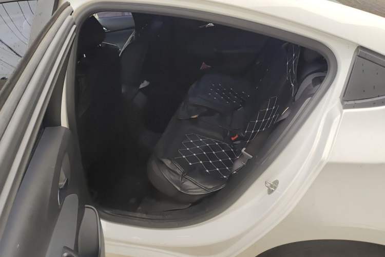 Used Chevrolet Cruze 2017 1.5L Automatic Pioneer Sunroof Edition Left Rear Seat