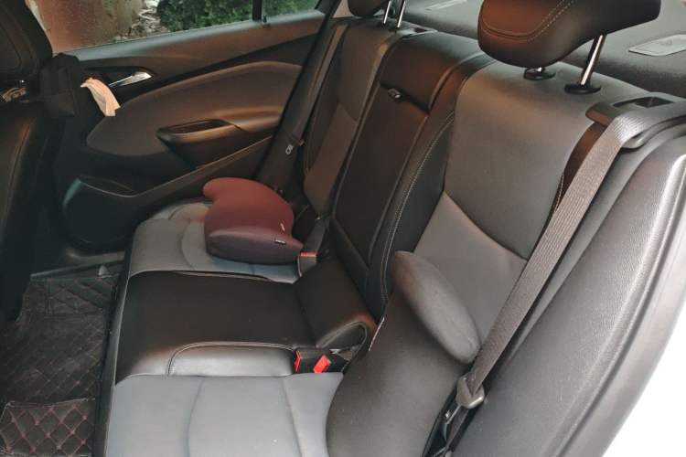Used Chevrolet Cruze 2017 1.4T Dual-Clutch Lingfeng Edition Left Rear Seat