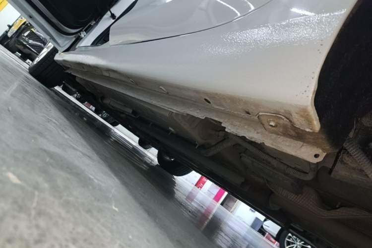 Used Chevrolet Cruze 2017 1.5L Automatic Pioneer Sunroof Edition Left Side Sill