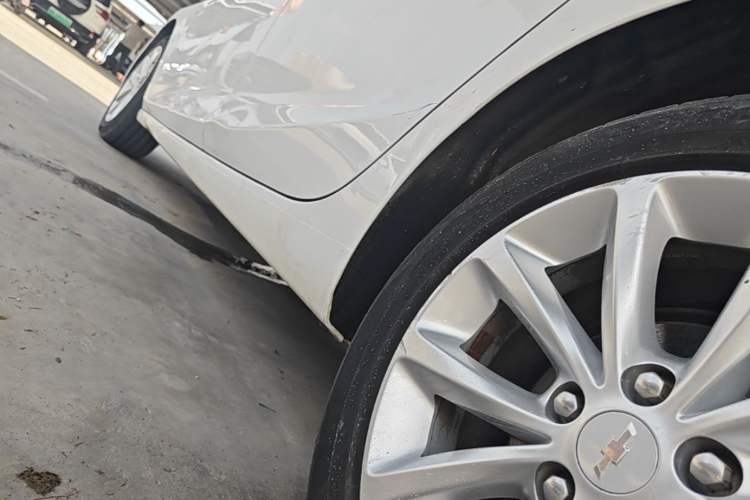 Used Chevrolet Cruze 2017 1.5L Automatic Pioneer Sunroof Edition Left Side Sill