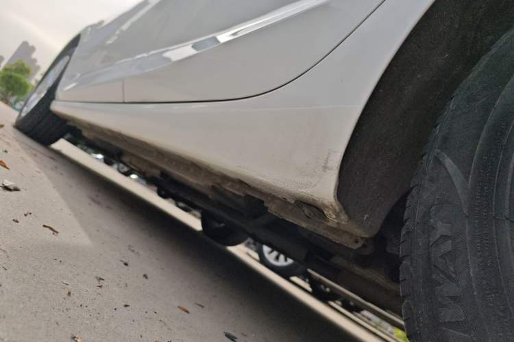 Used Chevrolet Cruze 2017 1.5L Automatic Pioneer Sunroof Edition Left Side Sill