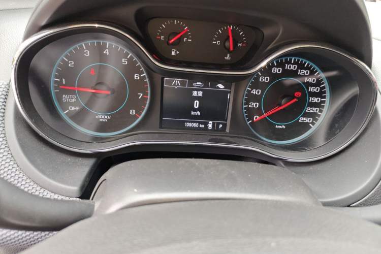Used Chevrolet Cruze 2017 1.5L Automatic Pioneer Sunroof Edition Odometer Close Up