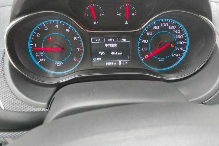 Used Chevrolet Cruze 2017 1.5L Automatic Pioneer Sunroof Edition Odometer Close Up