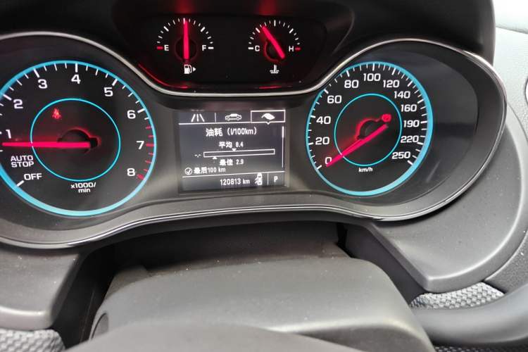 Used Chevrolet Cruze 2017 1.5L Automatic Pioneer Sunroof Edition Odometer Close Up