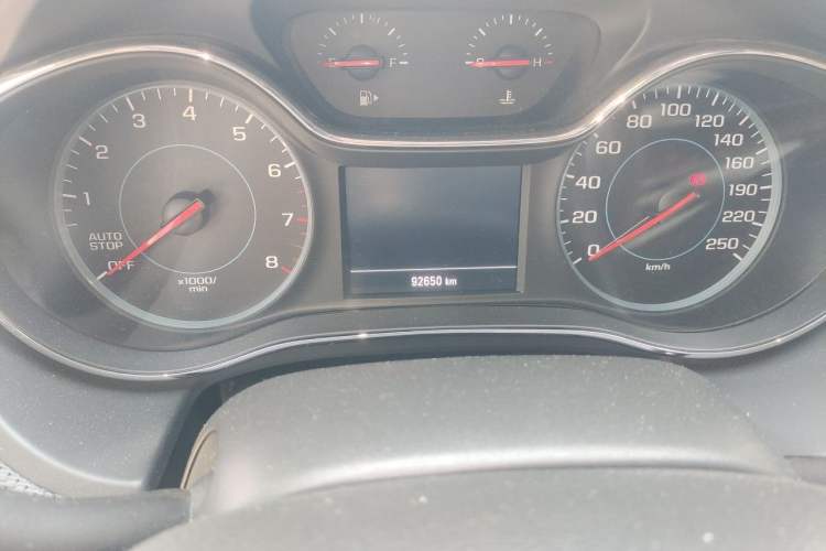 Used Chevrolet Cruze 2017 1.5L Automatic Pioneer Sunroof Edition Odometer Close Up