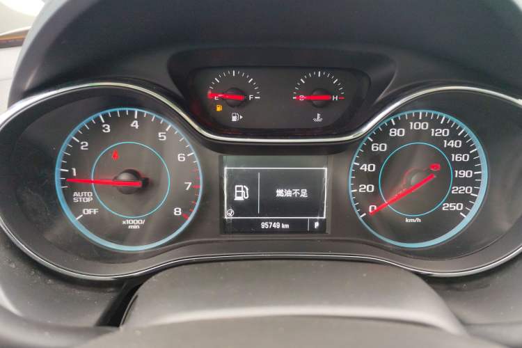 Used Chevrolet Cruze 2017 1.5L Automatic Pioneer Sunroof Edition Odometer Close Up