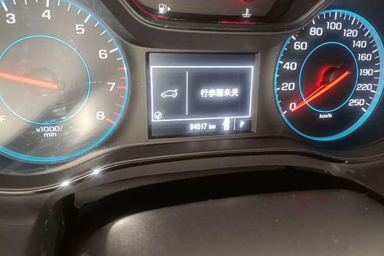 Used Chevrolet Cruze 2017 1.5L Automatic Pioneer Sunroof Edition Odometer Close Up