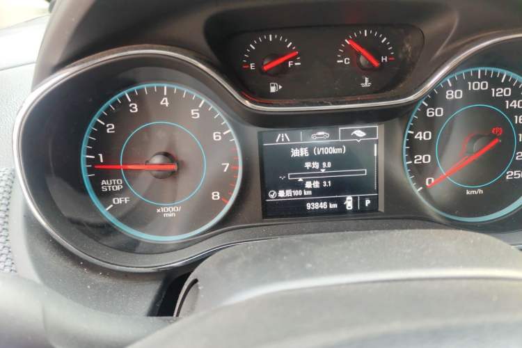 Used Chevrolet Cruze 2017 1.5L Automatic Pioneer Sunroof Edition Odometer Close Up