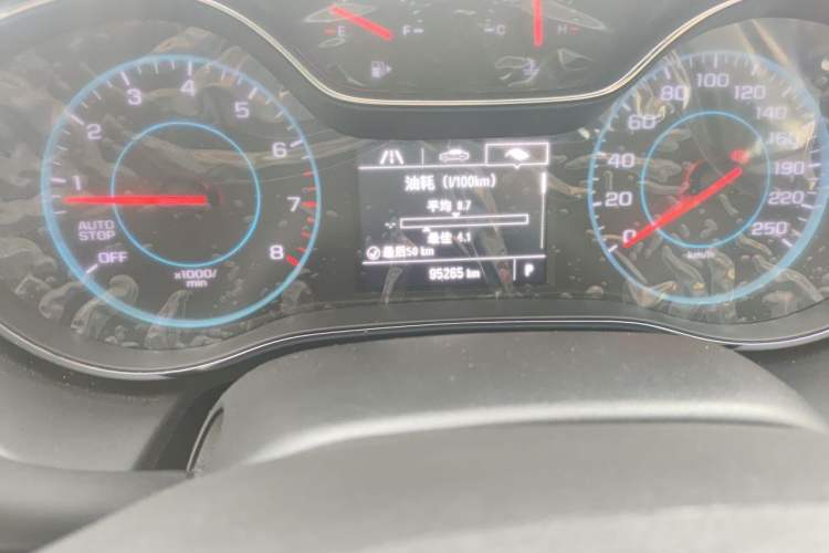 Used Chevrolet Cruze 2017 1.5L Automatic Pioneer Sunroof Edition Odometer Close Up
