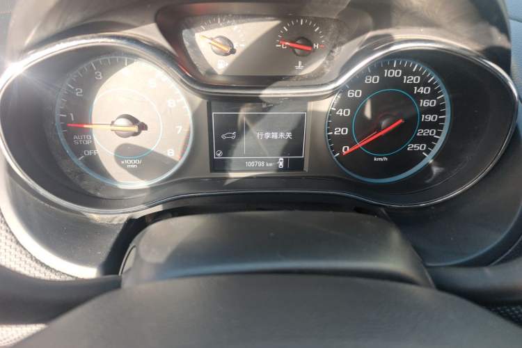 Used Chevrolet Cruze 2017 1.5L Manual Pioneer Edition Odometer Close Up