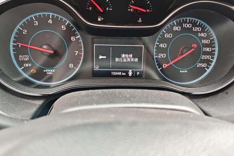 Used Chevrolet Cruze 2017 1.5L Automatic Pioneer Sunroof Edition Odometer Close Up
