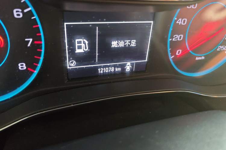 Used Chevrolet Cruze 2017 1.5L Manual Pioneer Edition Odometer Close Up