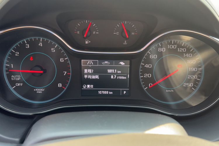 Used Chevrolet Cruze 2017 1.5L Automatic Pioneer Sunroof Edition Odometer Close Up