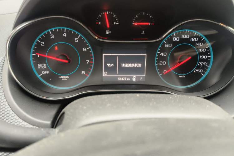 Used Chevrolet Cruze 2017 1.5L Hatchback Automatic Pioneer Sunroof Edition Odometer Close Up
