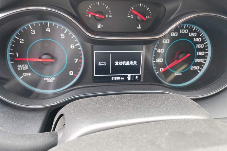 Used Chevrolet Cruze 2017 1.5L Automatic Pioneer Sunroof Edition Odometer Close Up