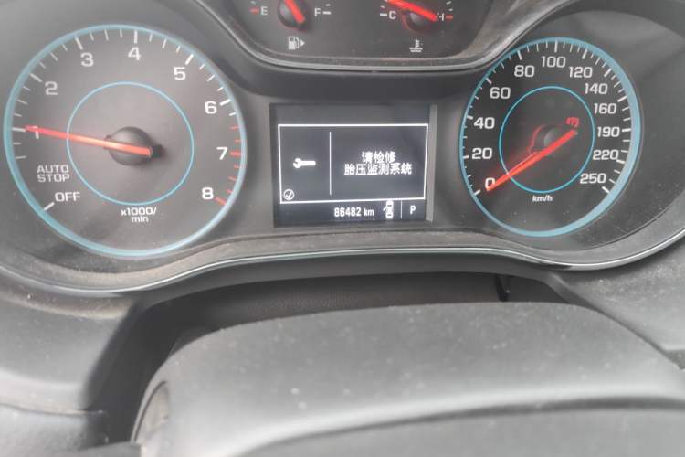 Used Chevrolet Cruze 2017 1.5L Automatic Pioneer Sunroof Edition Odometer Close Up