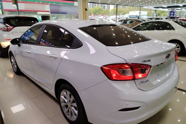 Used Chevrolet Cruze 2017 1.5L Automatic Pioneer Sunroof Edition Rear Left 45 Deg