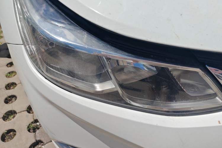 Used Chevrolet Cruze 2017 1.5L Automatic Pioneer Sunroof Edition Right Front Headlight