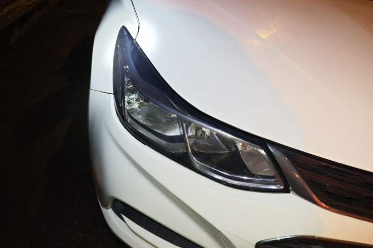 Used Chevrolet Cruze 2017 1.5L Automatic Pioneer Sunroof Edition Right Front Headlight
