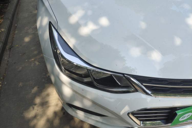 Used Chevrolet Cruze 2017 1.5L Automatic Pioneer Sunroof Edition Right Front Headlight