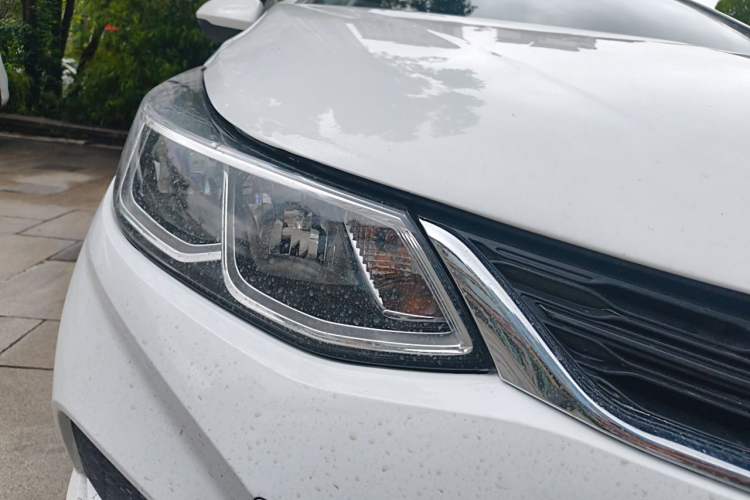Used Chevrolet Cruze 2017 1.5L Automatic Pioneer Sunroof Edition Right Front Headlight