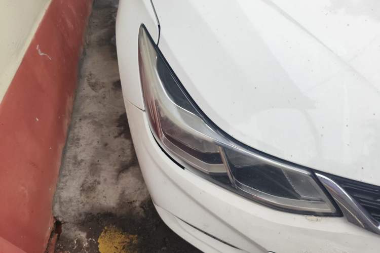 Used Chevrolet Cruze 2017 1.5L Automatic Pioneer Sunroof Edition Right Front Headlight