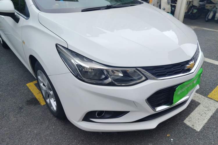 Used Chevrolet Cruze 2017 1.5L Hatchback Automatic Xuanfeng Edition Right Front Headlight