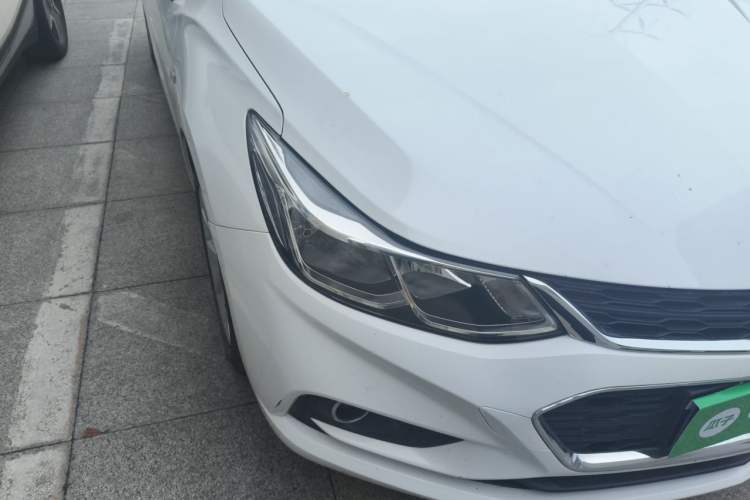 Used Chevrolet Cruze 2017 1.5L Automatic Pioneer Sunroof Edition Right Front Headlight