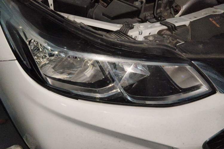 Used Chevrolet Cruze 2017 1.5L Automatic Pioneer Sunroof Edition Right Front Headlight