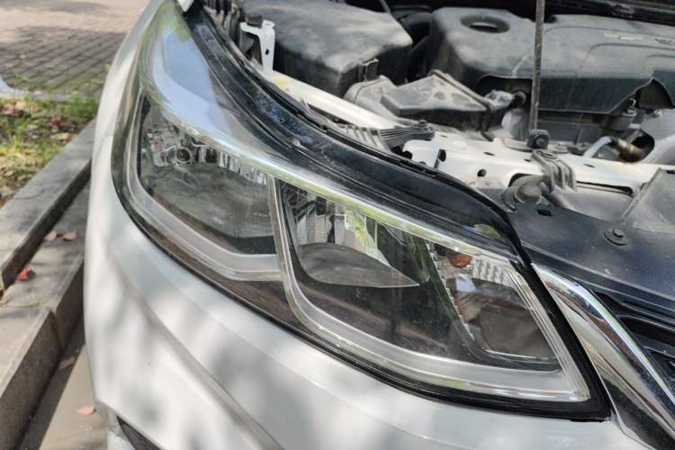Used Chevrolet Cruze 2017 1.5L Automatic Pioneer Sunroof Edition Right Front Headlight