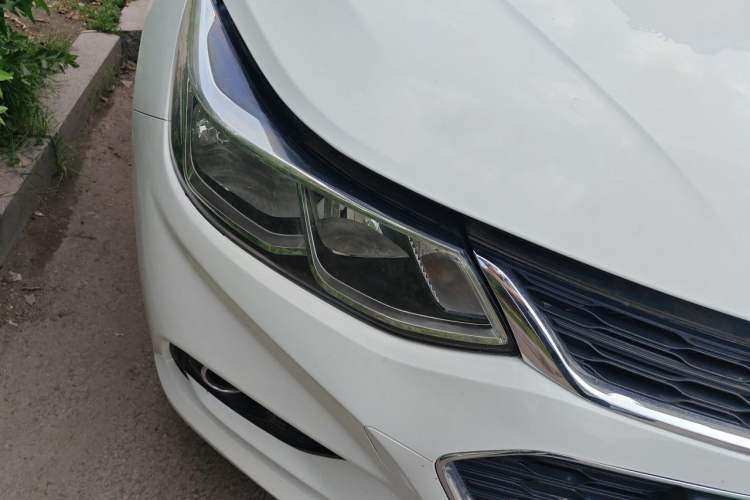 Used Chevrolet Cruze 2017 1.5L Hatchback Automatic Xuanfeng Edition Right Front Headlight
