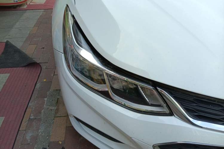 Used Chevrolet Cruze 2017 1.5L Automatic Pioneer Sunroof Edition Right Front Headlight