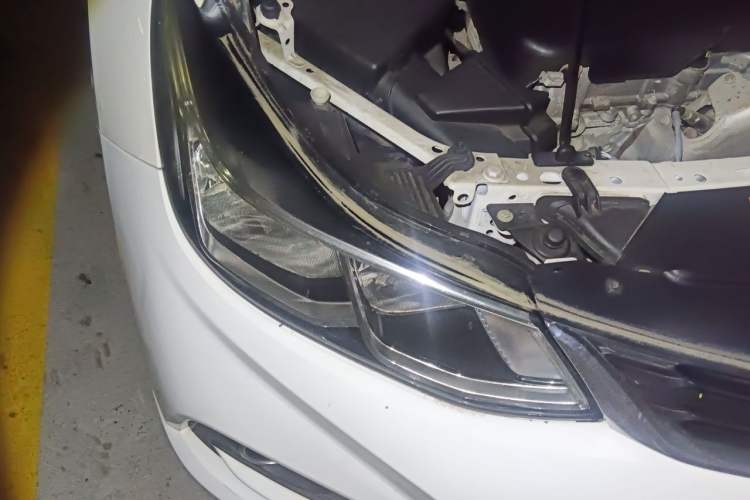 Used Chevrolet Cruze 2017 1.5L Hatchback Automatic Xuanfeng Edition Right Front Headlight