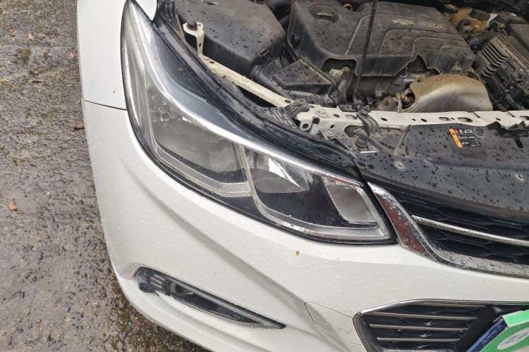 Used Chevrolet Cruze 2017 1.5L Automatic Pioneer Sunroof Edition Right Front Headlight