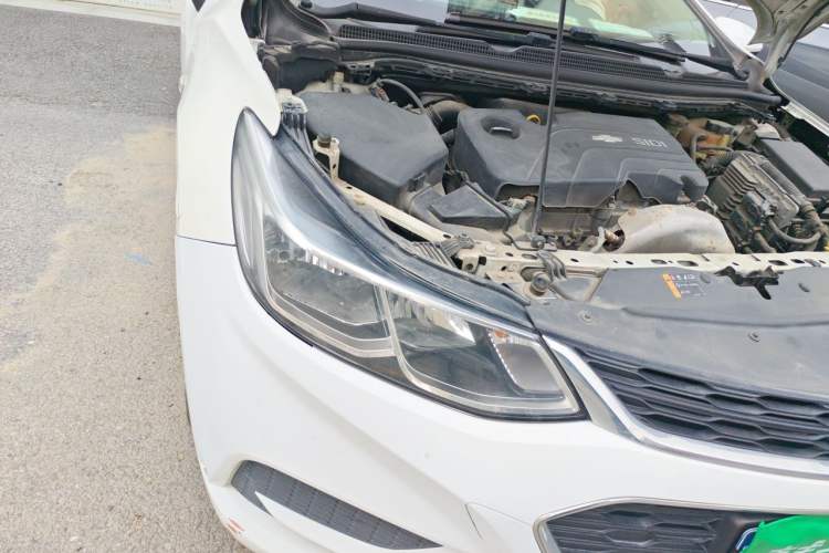 Used Chevrolet Cruze 2017 1.5L Manual Pioneer Edition Right Front Headlight