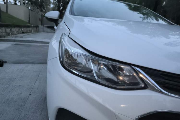 Used Chevrolet Cruze 2017 1.4T Dual-Clutch Pioneer Sunroof Edition Right Front Headlight