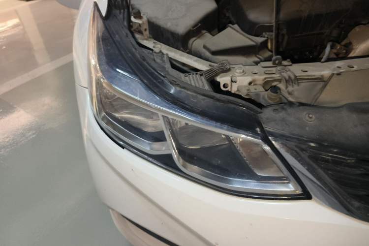 Used Chevrolet Cruze 2017 1.5L Automatic Pioneer Sunroof Edition Right Front Headlight