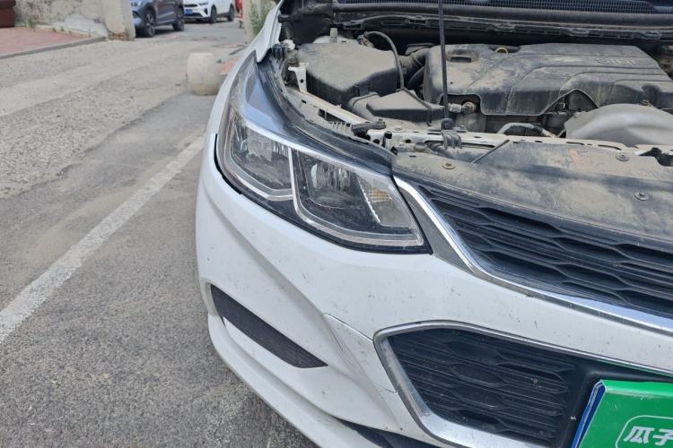 Used Chevrolet Cruze 2017 1.5L Automatic Pioneer Sunroof Edition Right Front Headlight