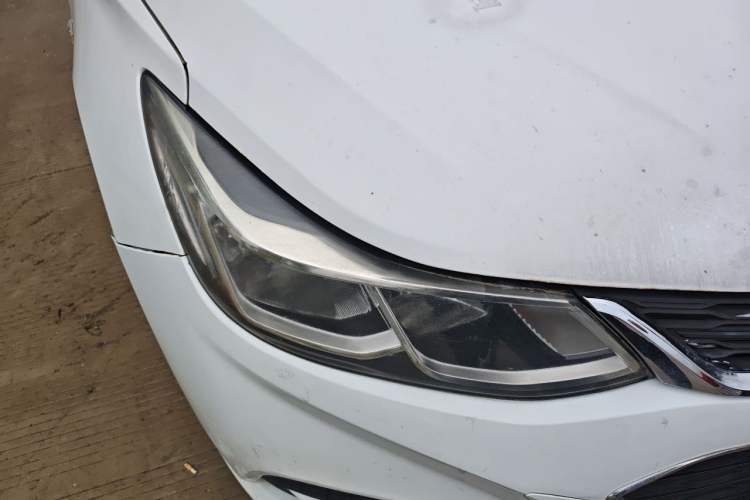 Used Chevrolet Cruze 2017 1.5L Automatic Pioneer Sunroof Edition Right Front Headlight