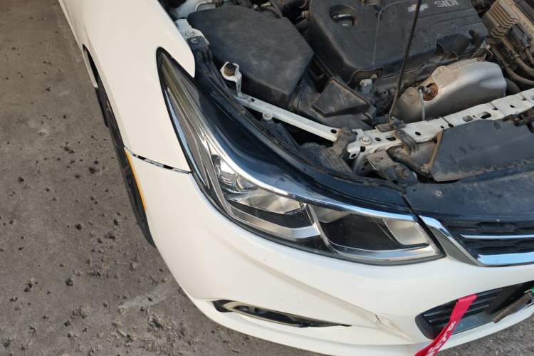 Used Chevrolet Cruze 2017 1.5L Manual Pioneer Edition Right Front Headlight