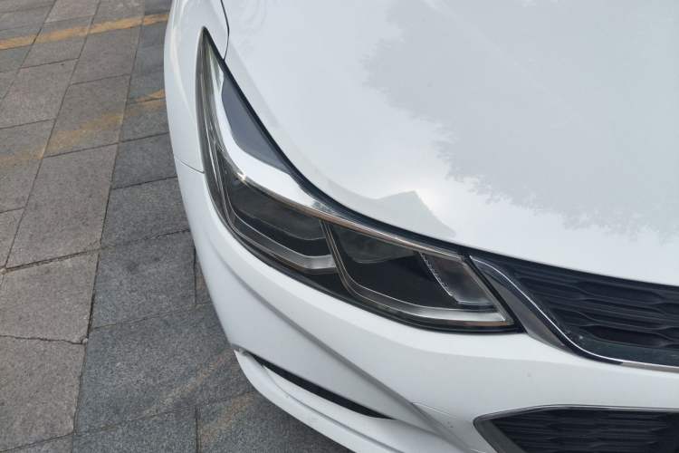 Used Chevrolet Cruze 2017 1.5L Automatic Pioneer Sunroof Edition Right Front Headlight