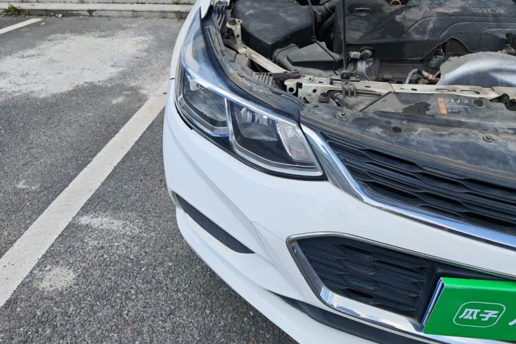 Used Chevrolet Cruze 2017 1.5L Automatic Pioneer Sunroof Edition Right Front Headlight