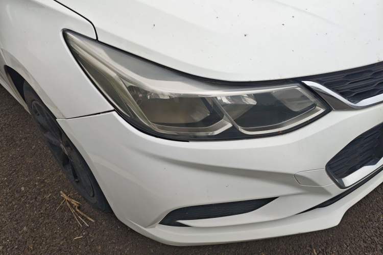 Used Chevrolet Cruze 2017 1.5L Automatic Pioneer Sunroof Edition Right Front Headlight