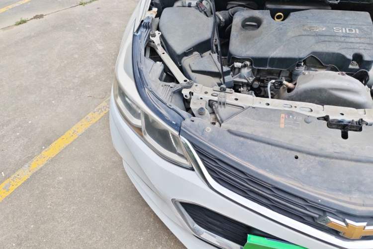 Used Chevrolet Cruze 2017 1.5L Automatic Pioneer Sunroof Edition Right Front Headlight