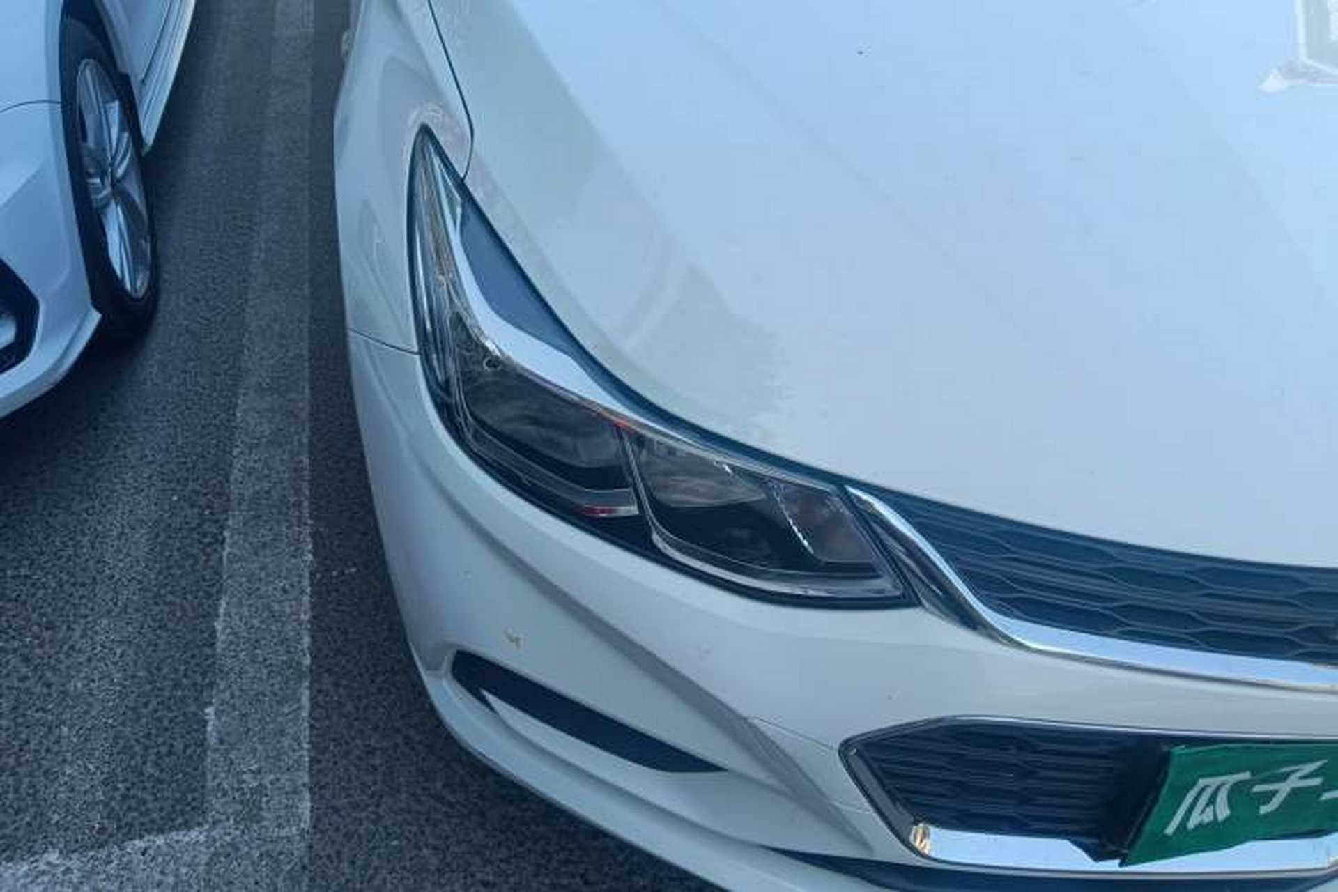 Used Chevrolet Cruze 2017 1.5L Automatic Pioneer Sunroof Edition Right Front Headlight