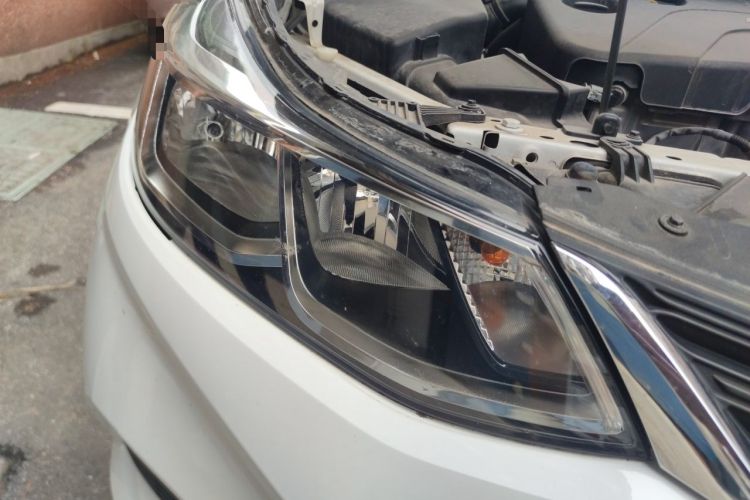 Used Chevrolet Cruze 2017 1.5L Manual Pioneer Edition Right Front Headlight